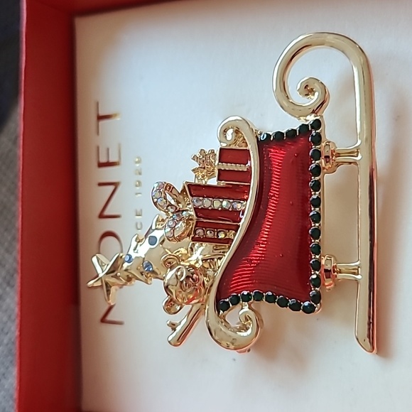 Monet Jewelry - MONET SPARKLING HOLIDAY PIN WITH GIFT BOX